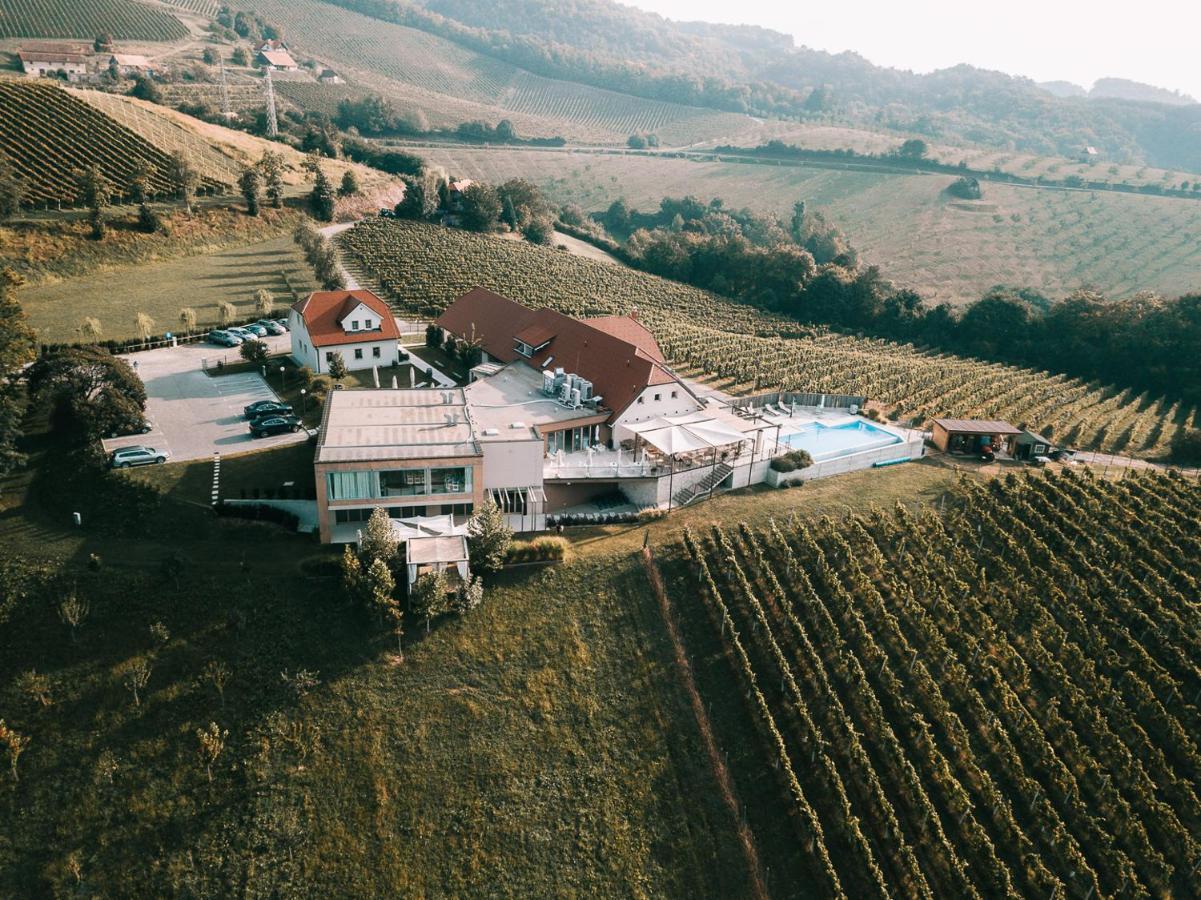 Tri Lucke & Restaurant *